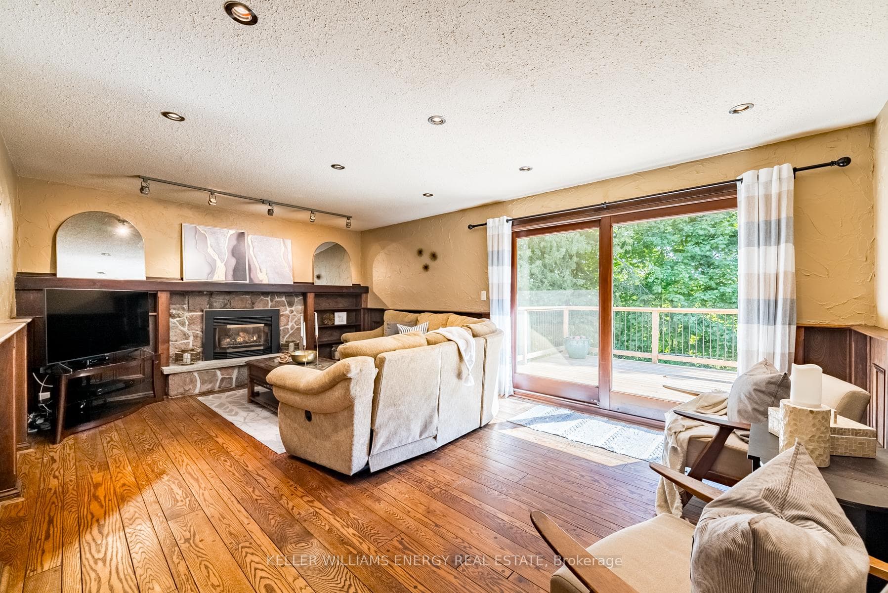 811 Glenmanor Drive photo 21