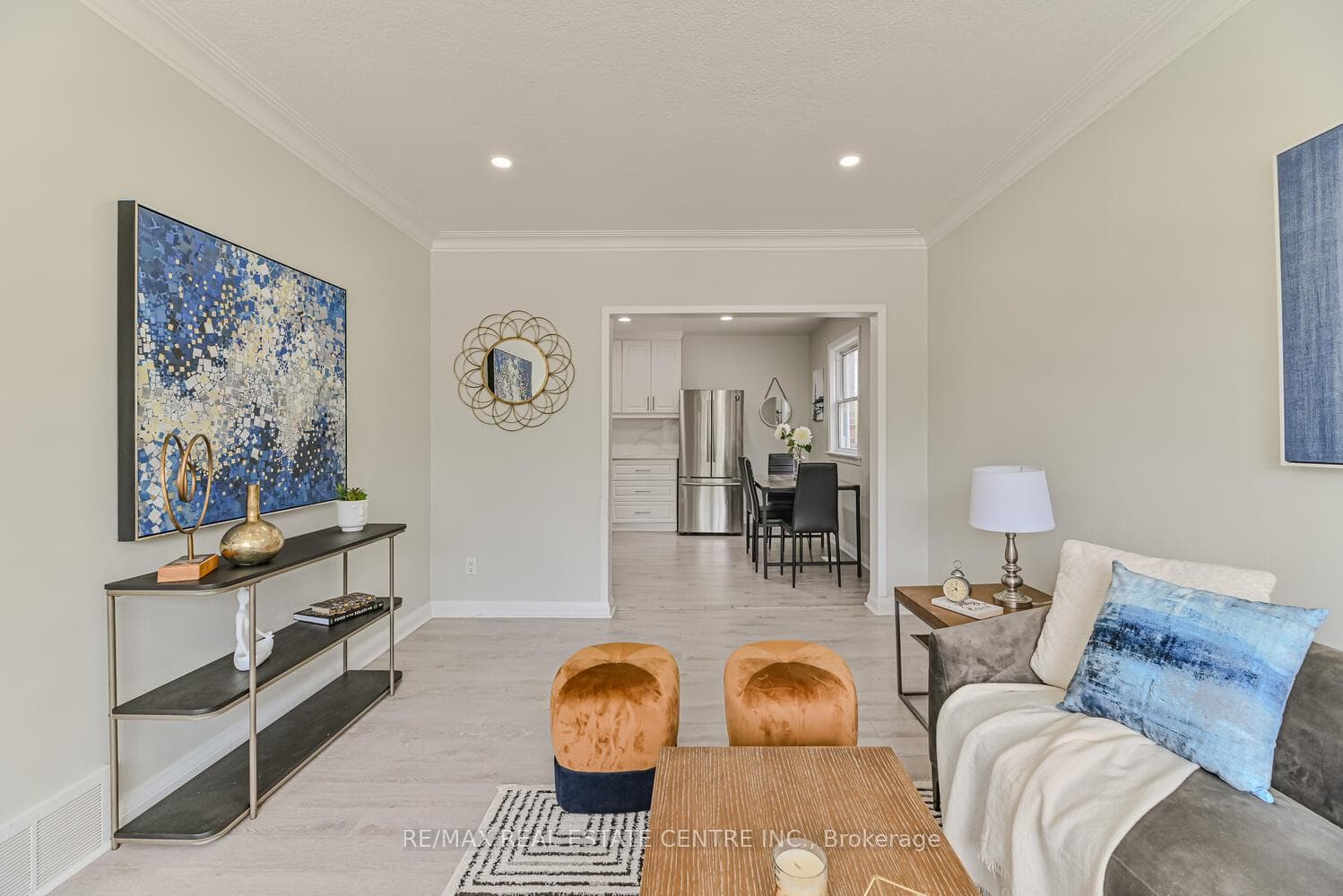573 Exbury Crescent photo 9