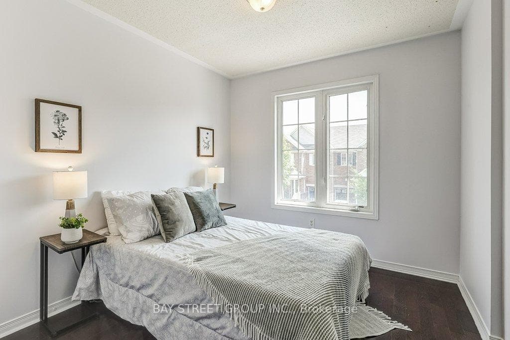 8 Edhouse Avenue photo 23