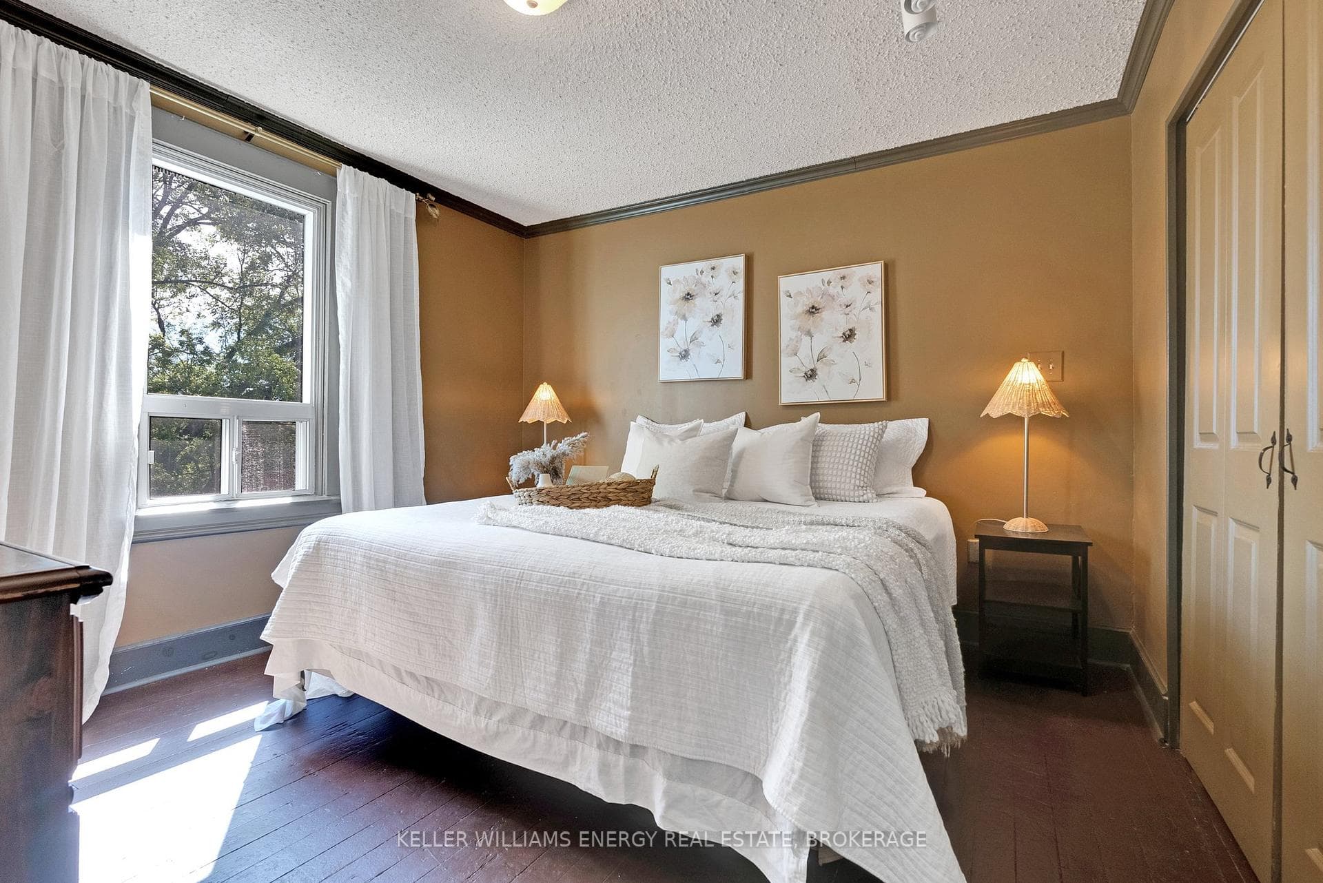 139 Clarke Street photo 12