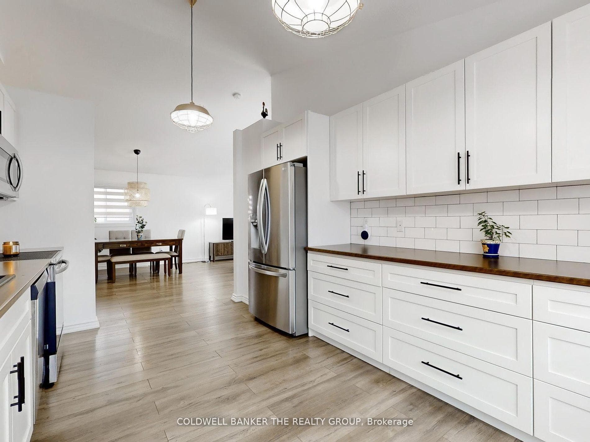 60 DRAPER Crescent photo 17