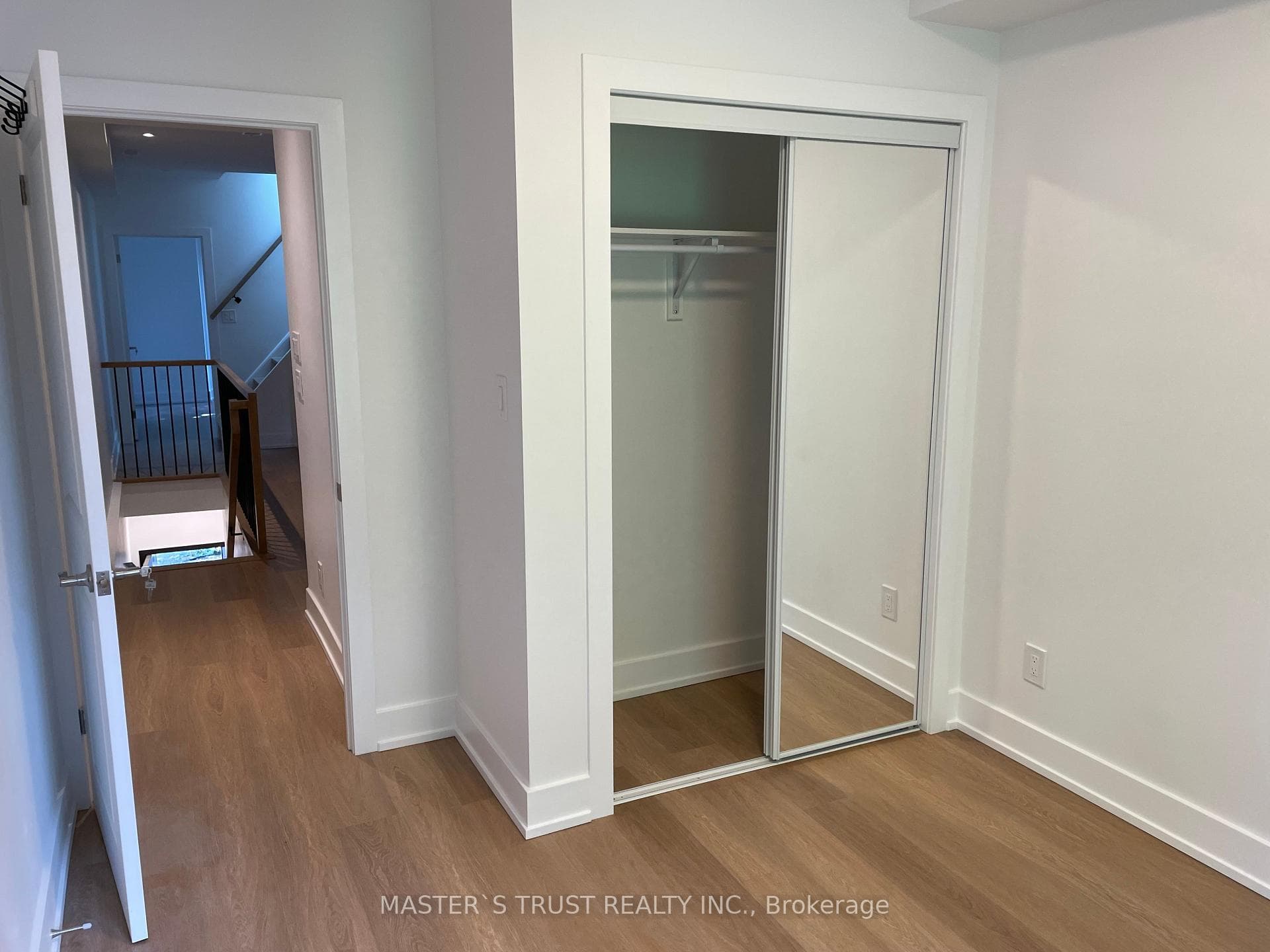 370 Lippincott Street Unit Unit2 photo 5
