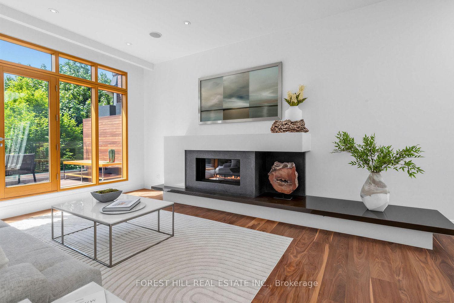 309 Lonsdale Road photo 24
