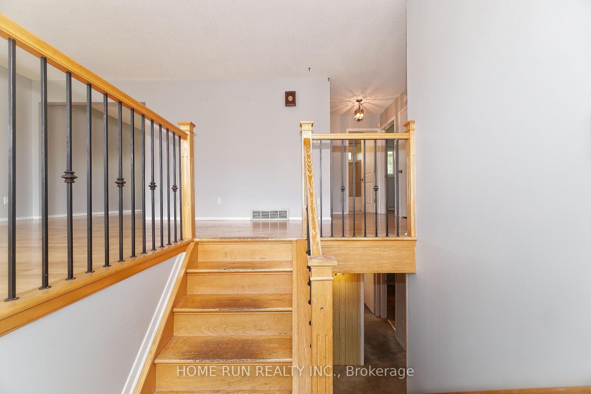 979 Blair Road photo 7