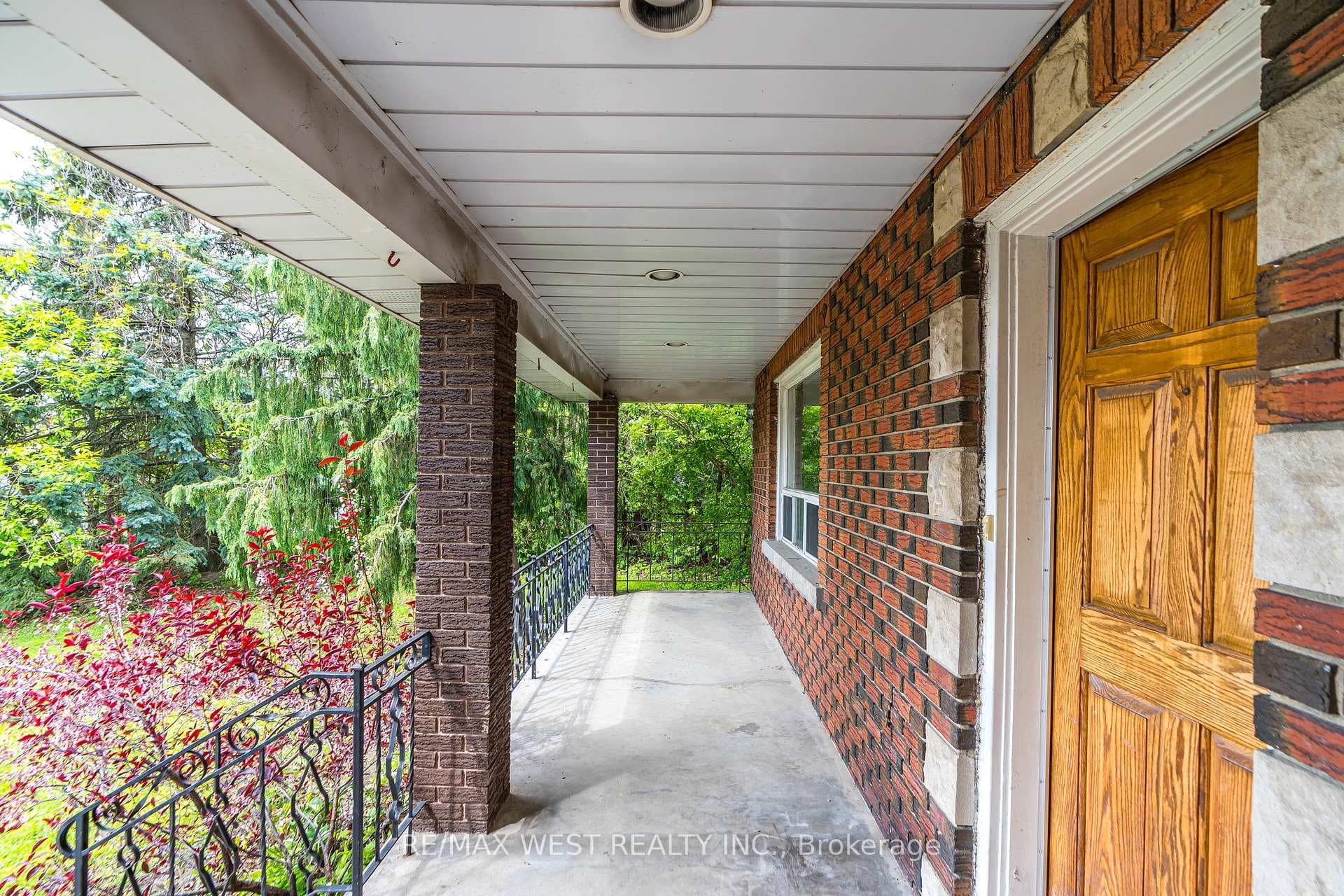 248 Rustic Road photo 2