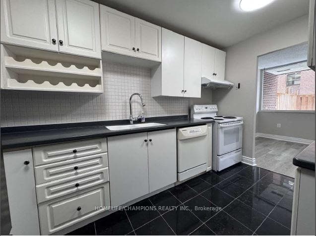 4062 Lawrence Avenue Unit 105 photo 3