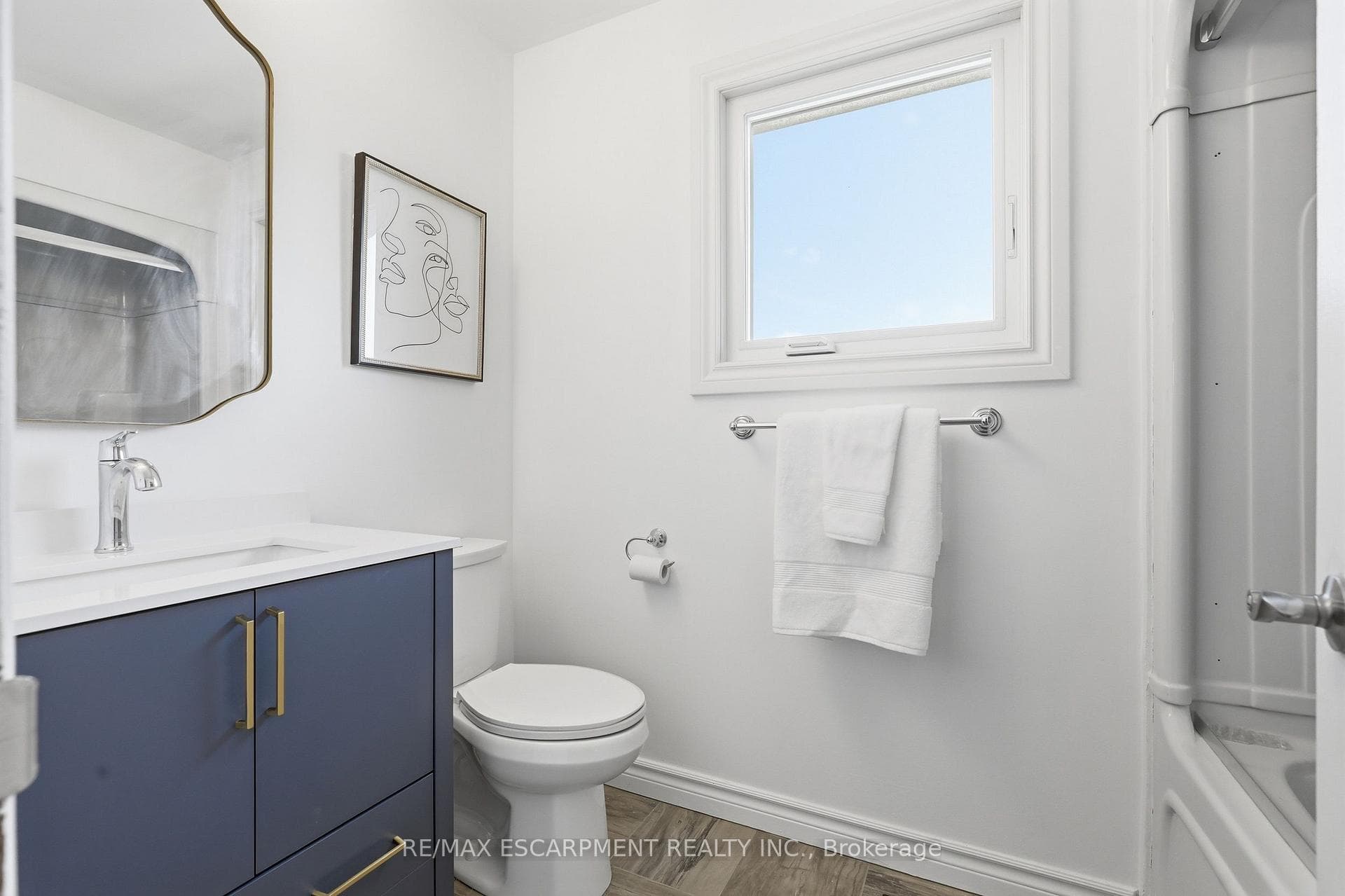 463 Gowland Crescent photo 21