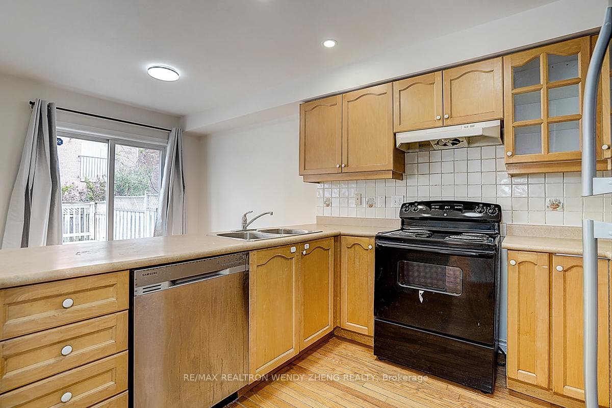 10 Wilket Creek Road photo 17
