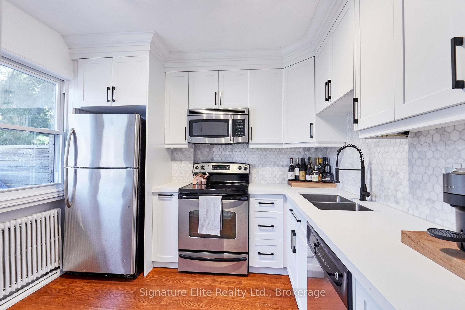 124 Geoffrey Street Unit Upper photo 2