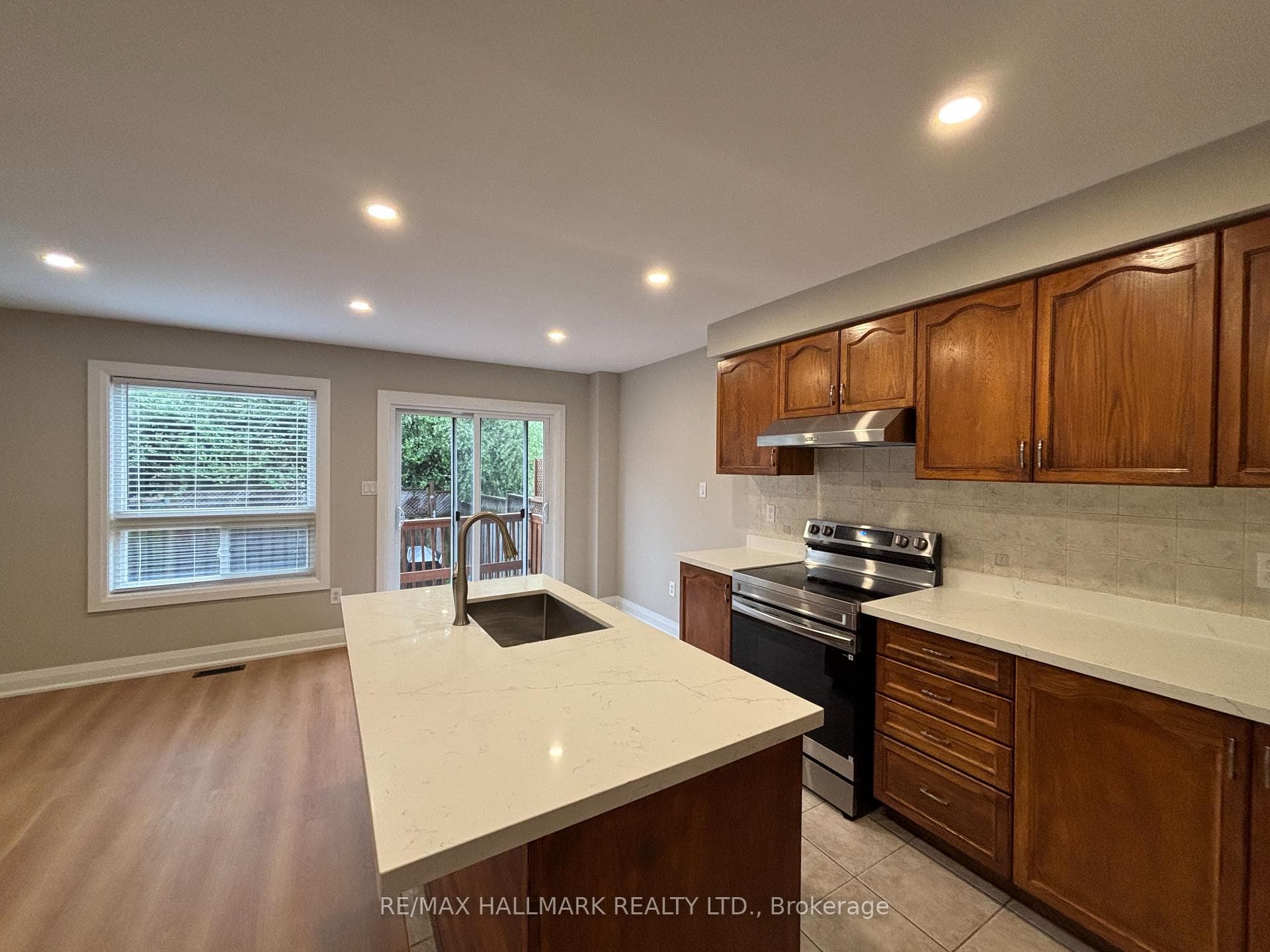 3234 Raindance Crescent photo 14