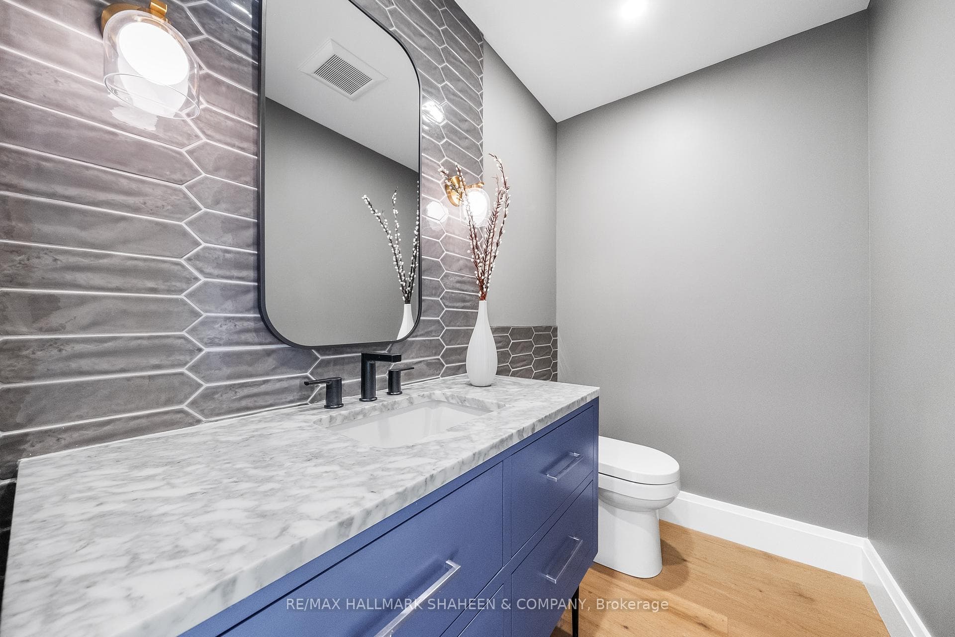 66 Parkhurst Boulevard photo 22