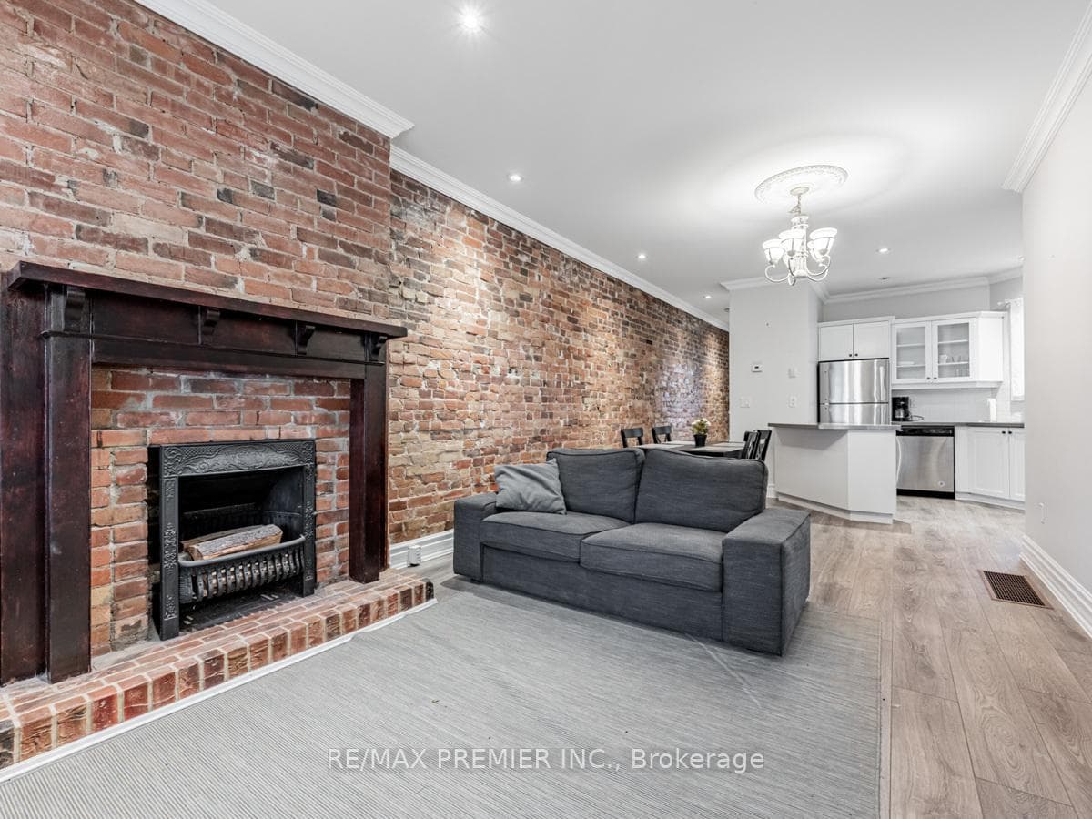10 St Annes Road Unit Main photo 4