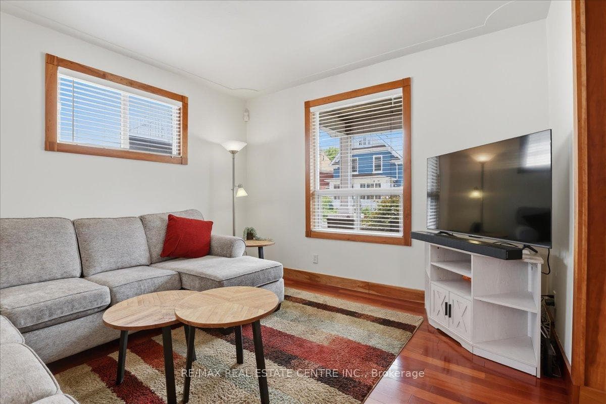 140 Peter Street photo 7