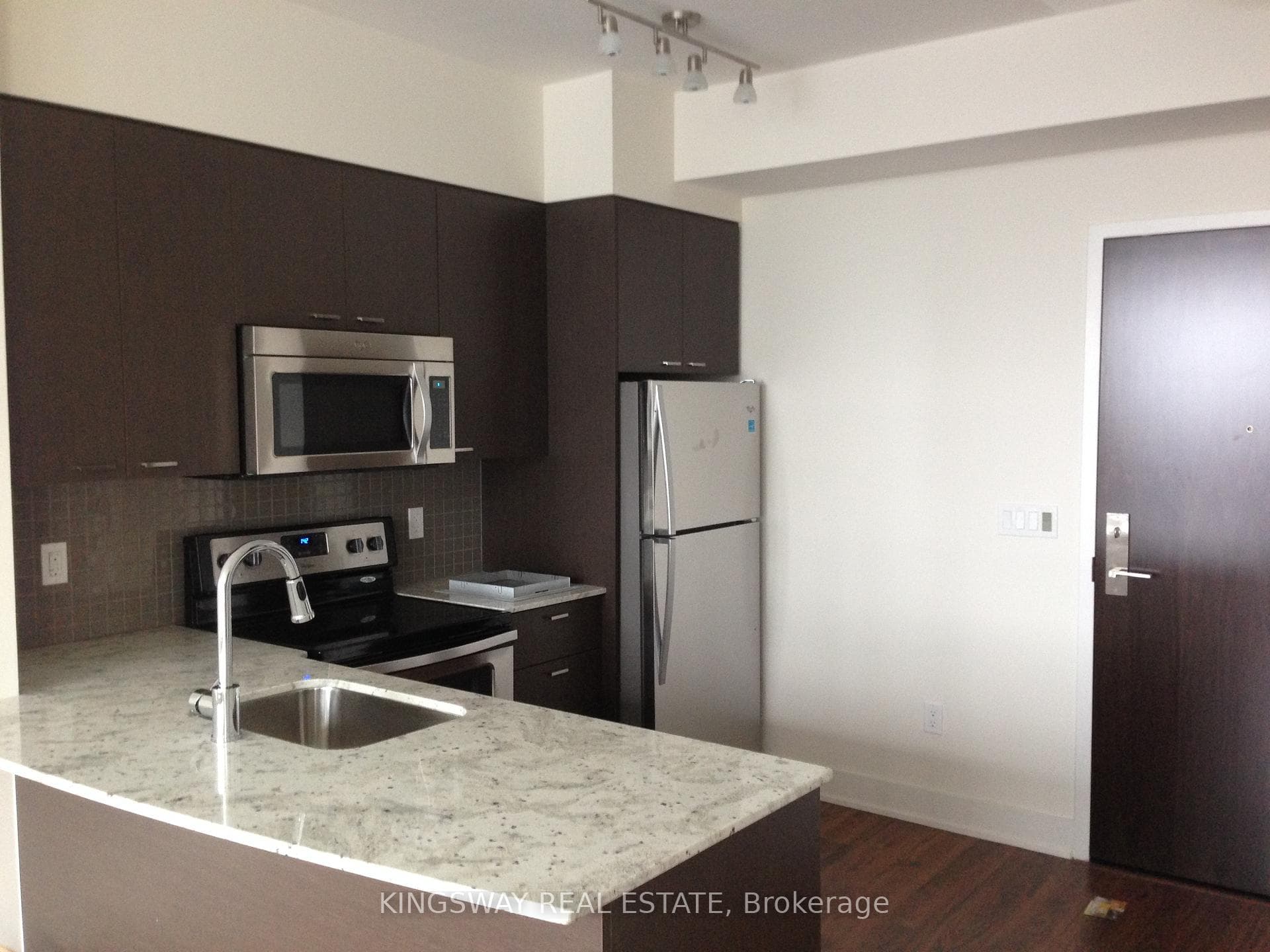 88 Sheppard Avenue Unit 1606 photo 3