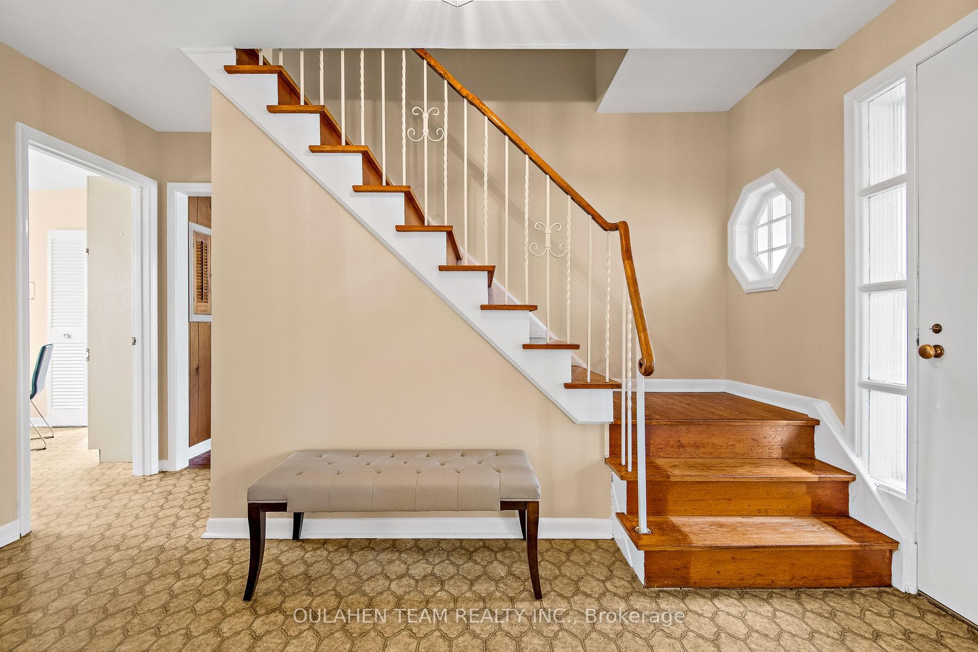 54 Tollerton Avenue photo 3