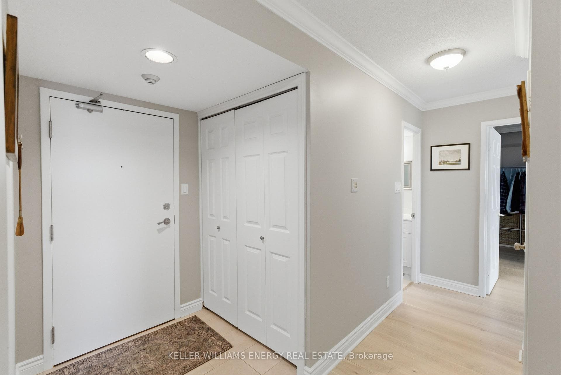360 Watson Street Unit 903 photo 4