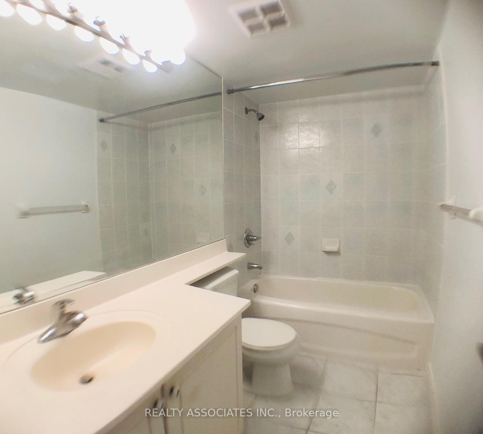 2 Clairtrell Road Unit 912 photo 8