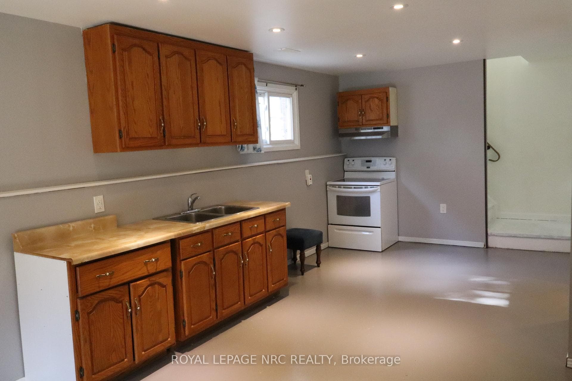 basement kitchen
