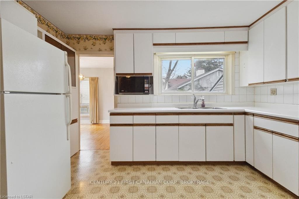 426 CHESTER Street photo 19