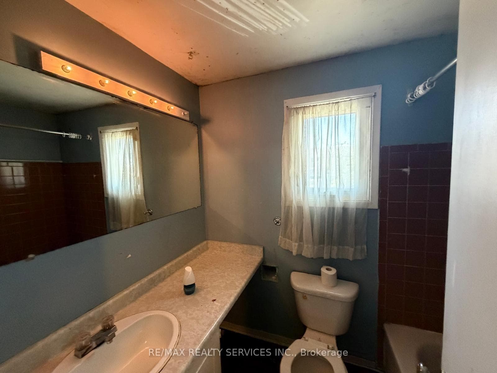 20 Lansing Square photo 8