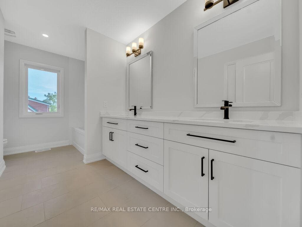 299 Ottawa Street photo 22