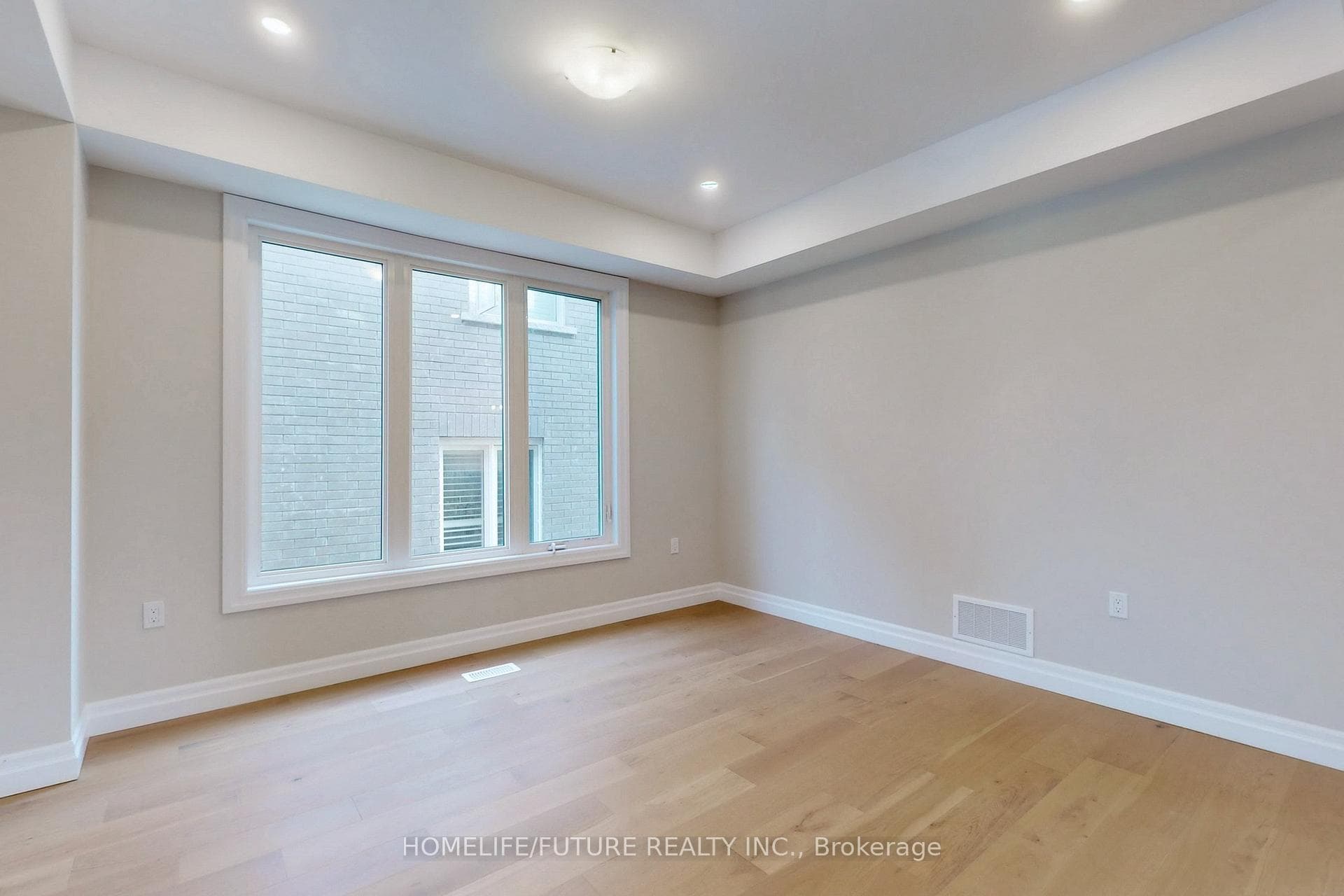 229 O'Neil Street photo 5
