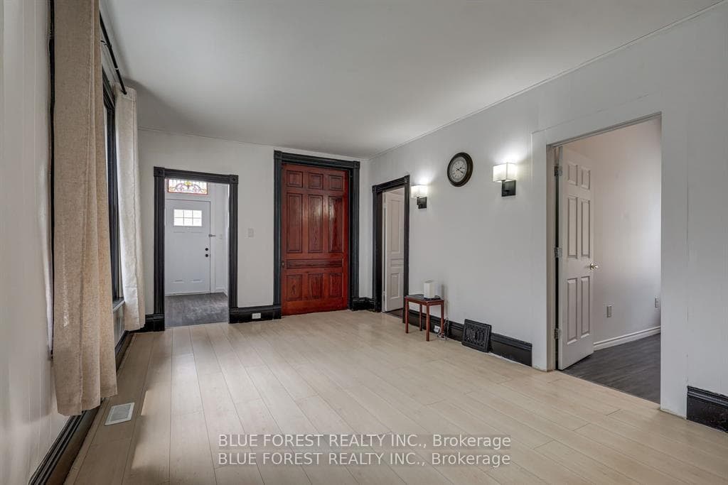 36 ADELAIDE Street photo 6