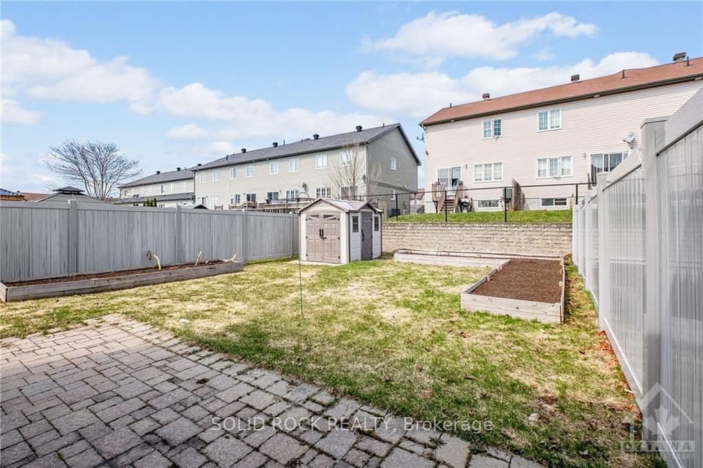 2582 RAYMOND Street photo 30