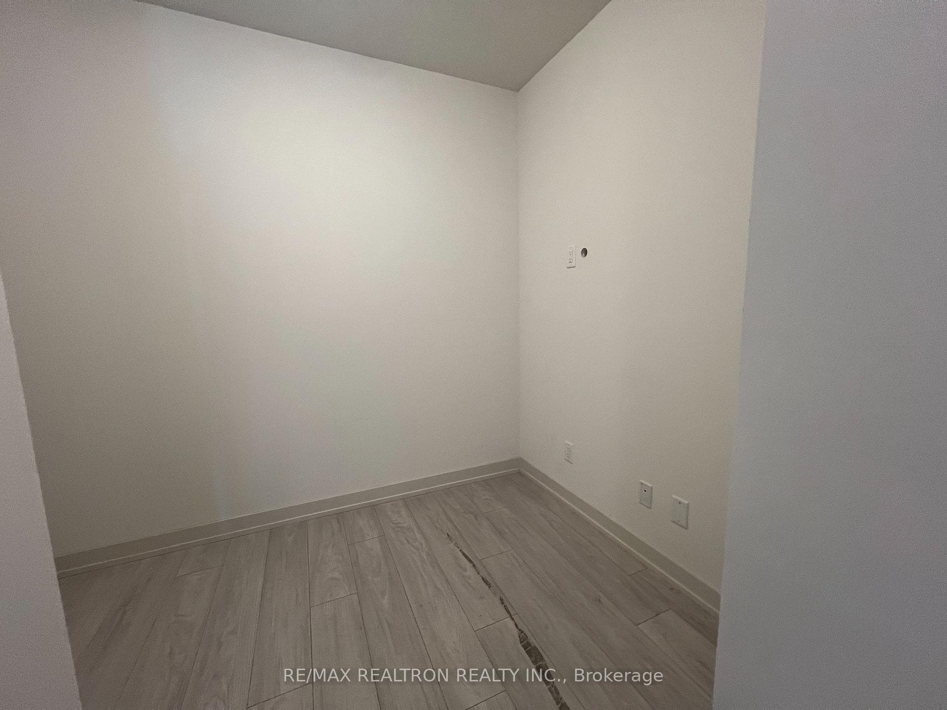 90 Glen Everest Road Unit 520 photo 3