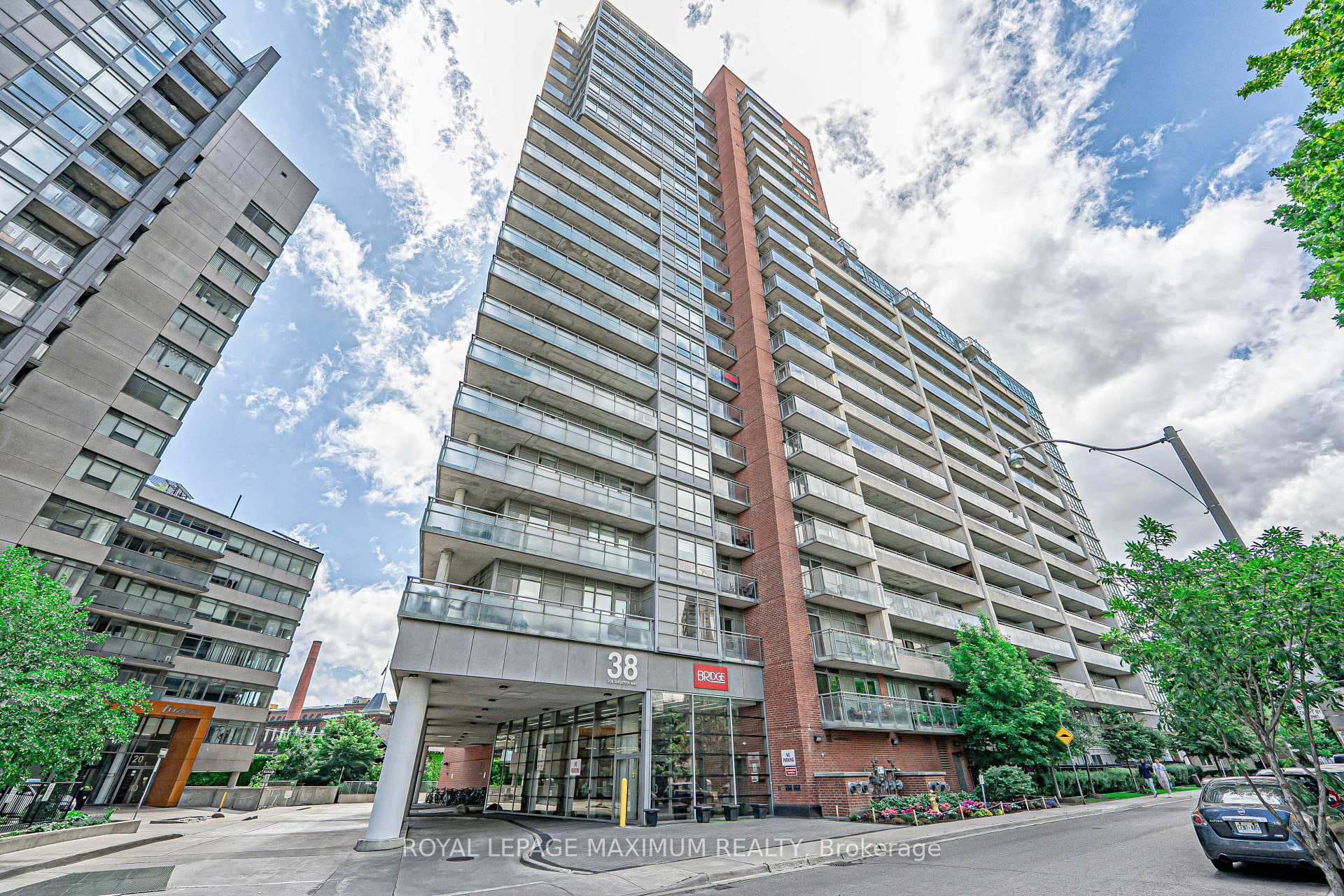 38 Joe Shuster Way Unit 617 photo 3