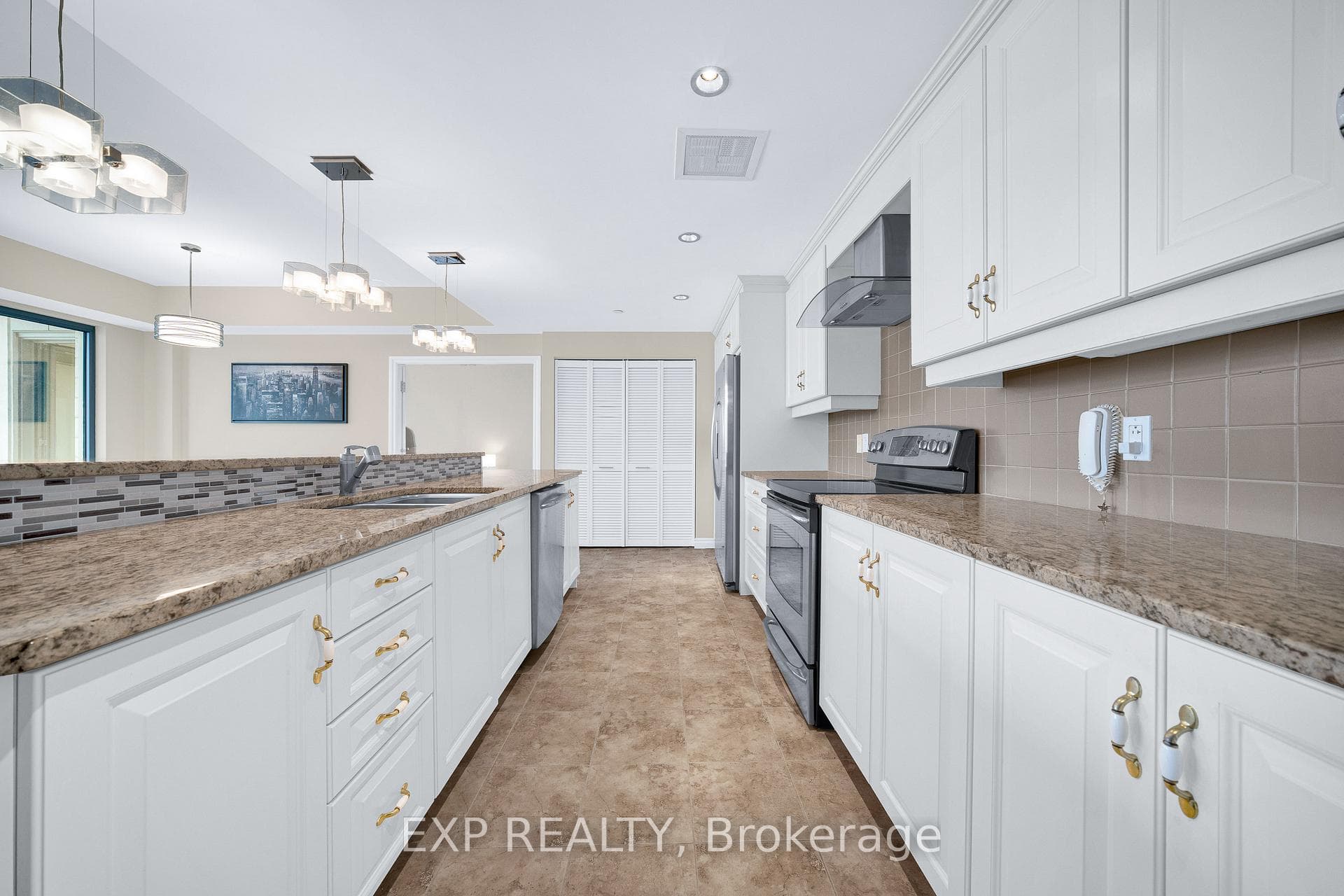 90 George Street Unit 1103 photo 9