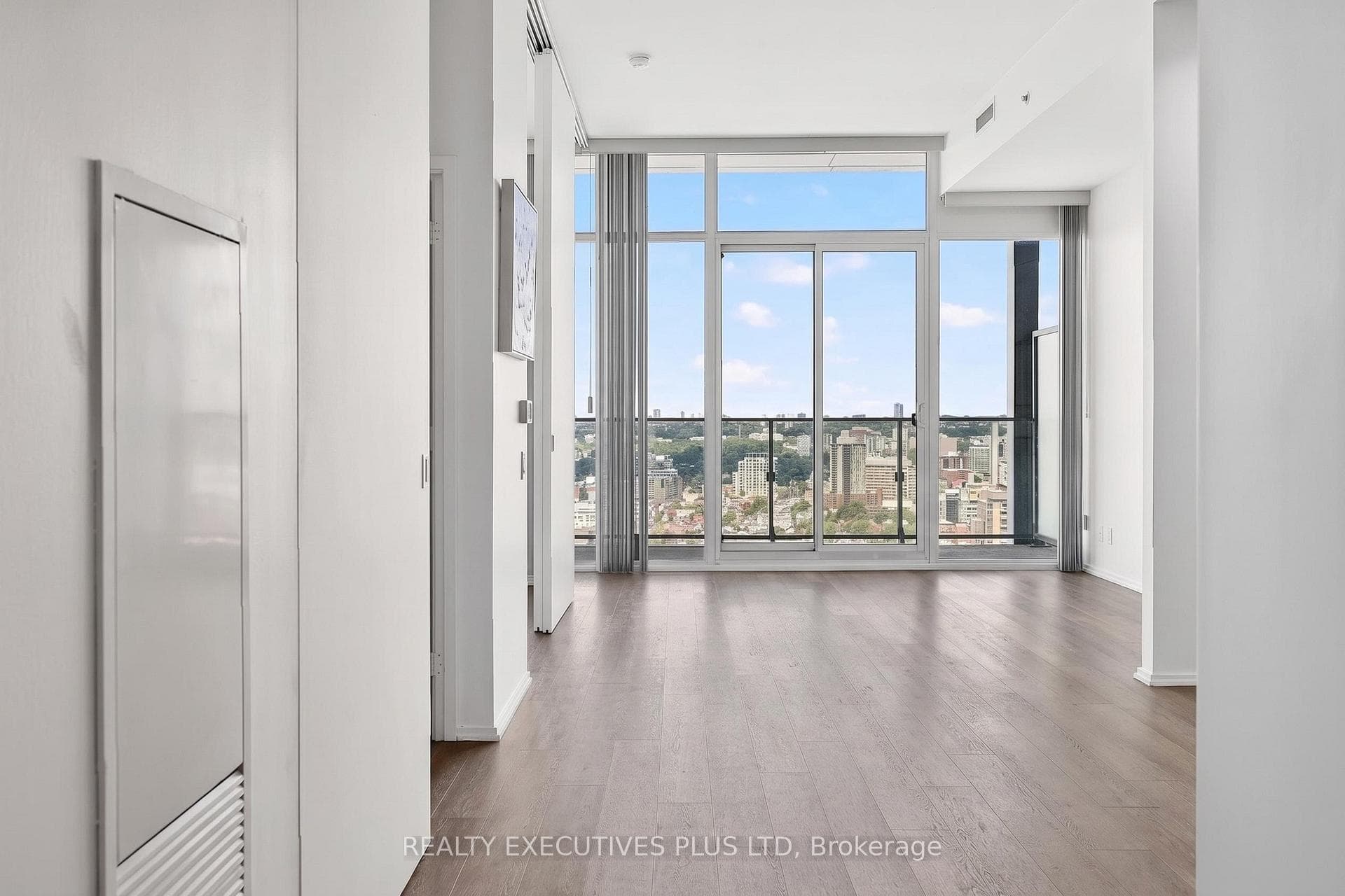 125 Peter Street Unit 3604 photo 3