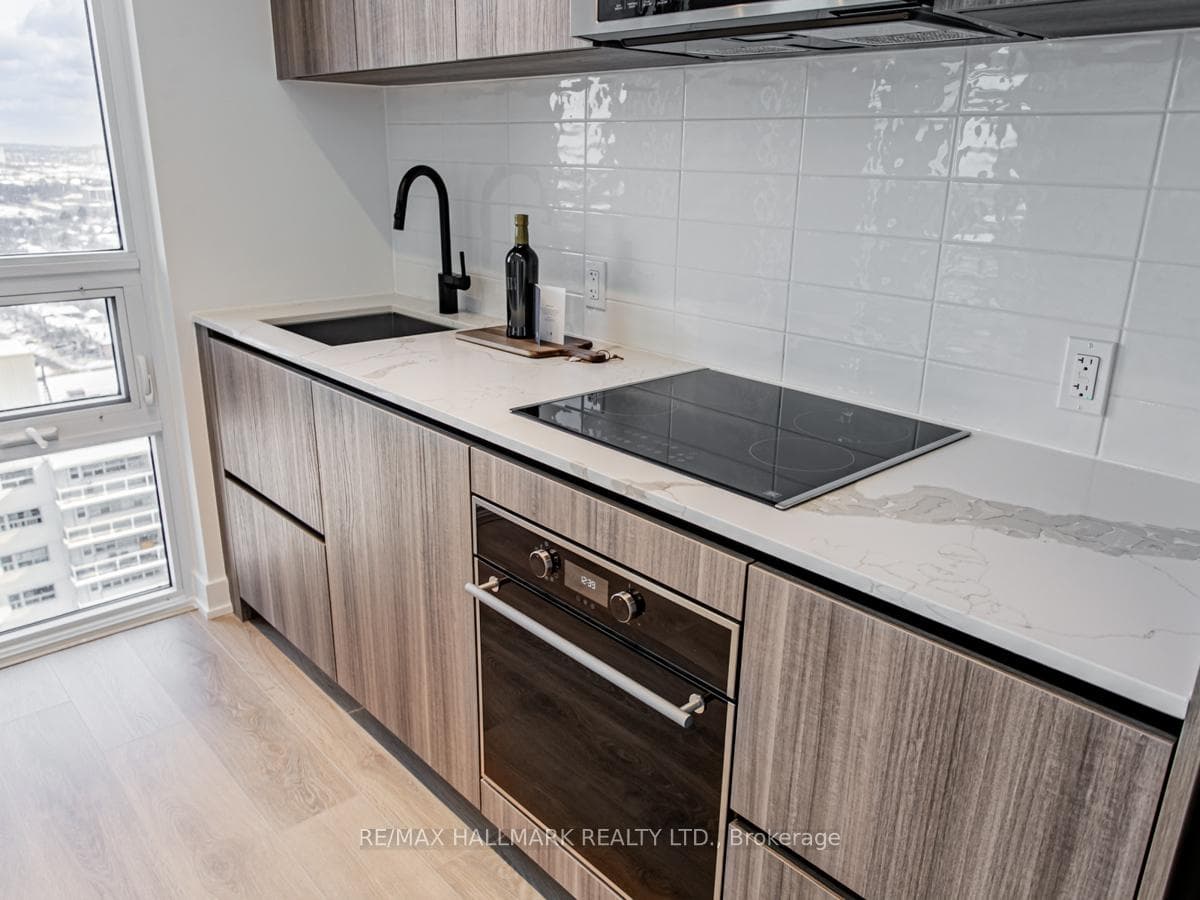 117 Broadway Avenue Unit 2310 photo 10