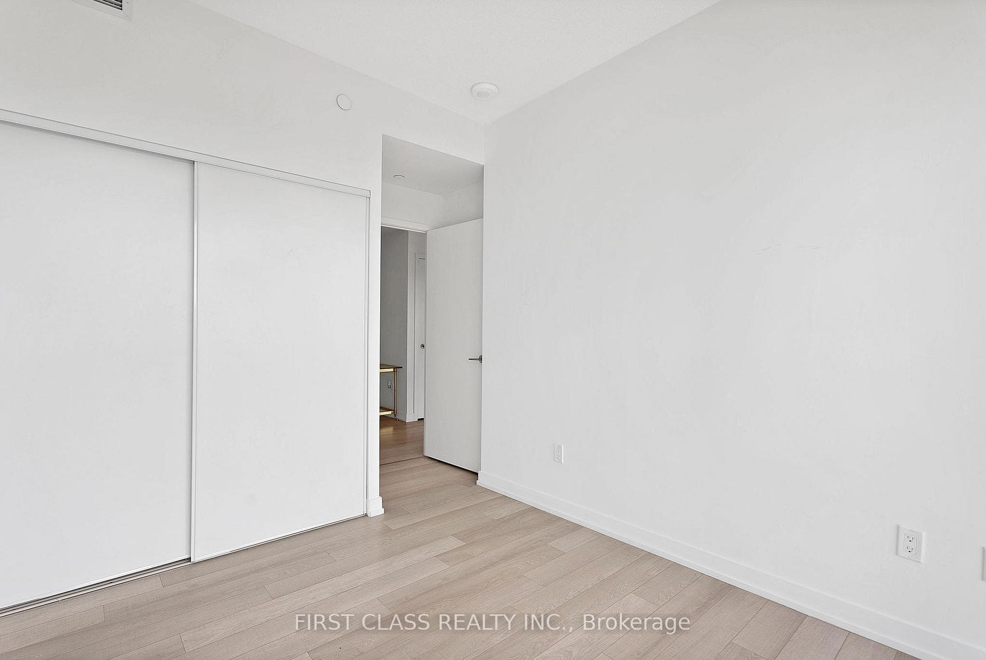 115 Mcmahon Drive Unit 2503 photo 15
