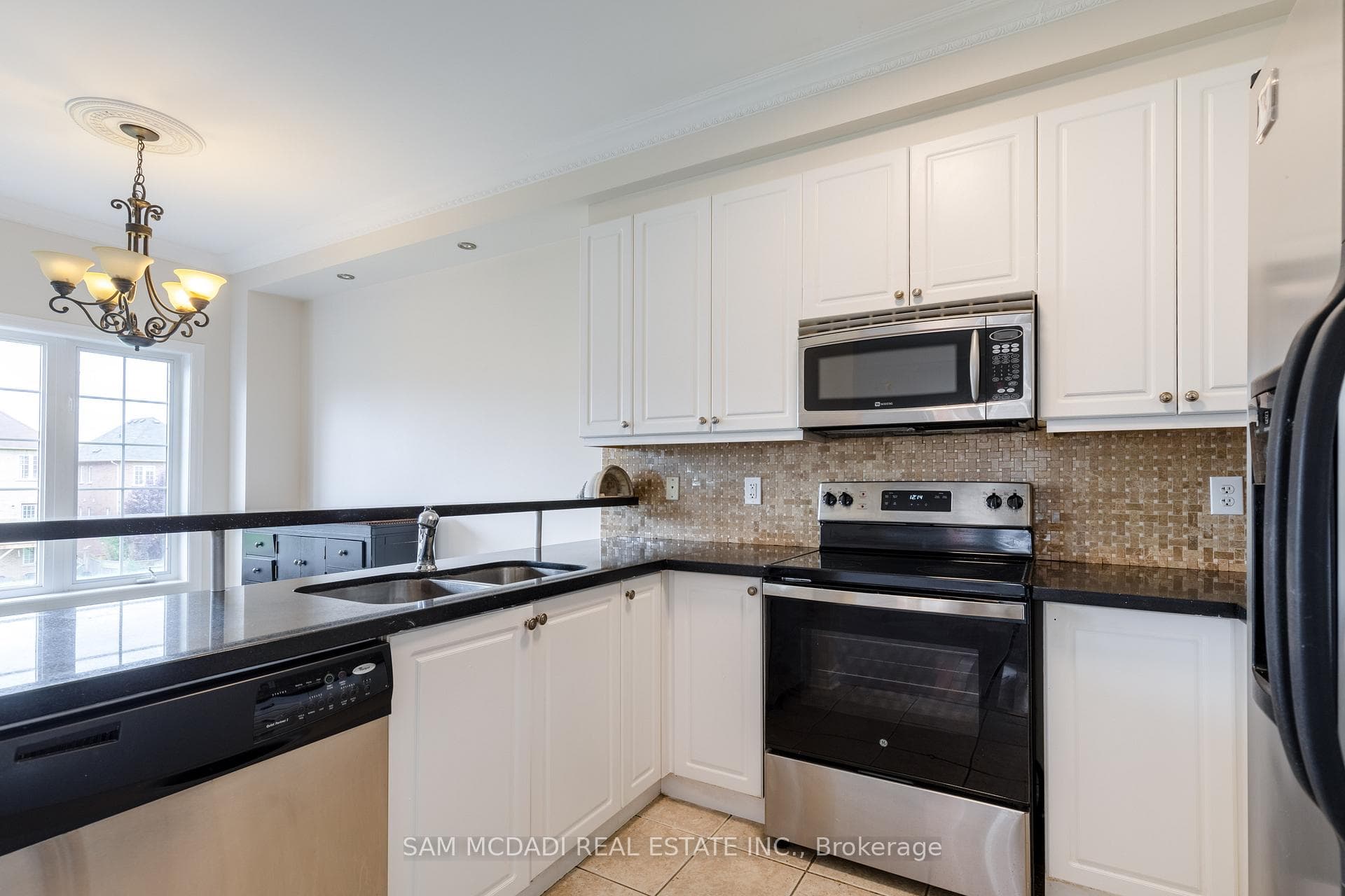 60 Pefferlaw Circle photo 8