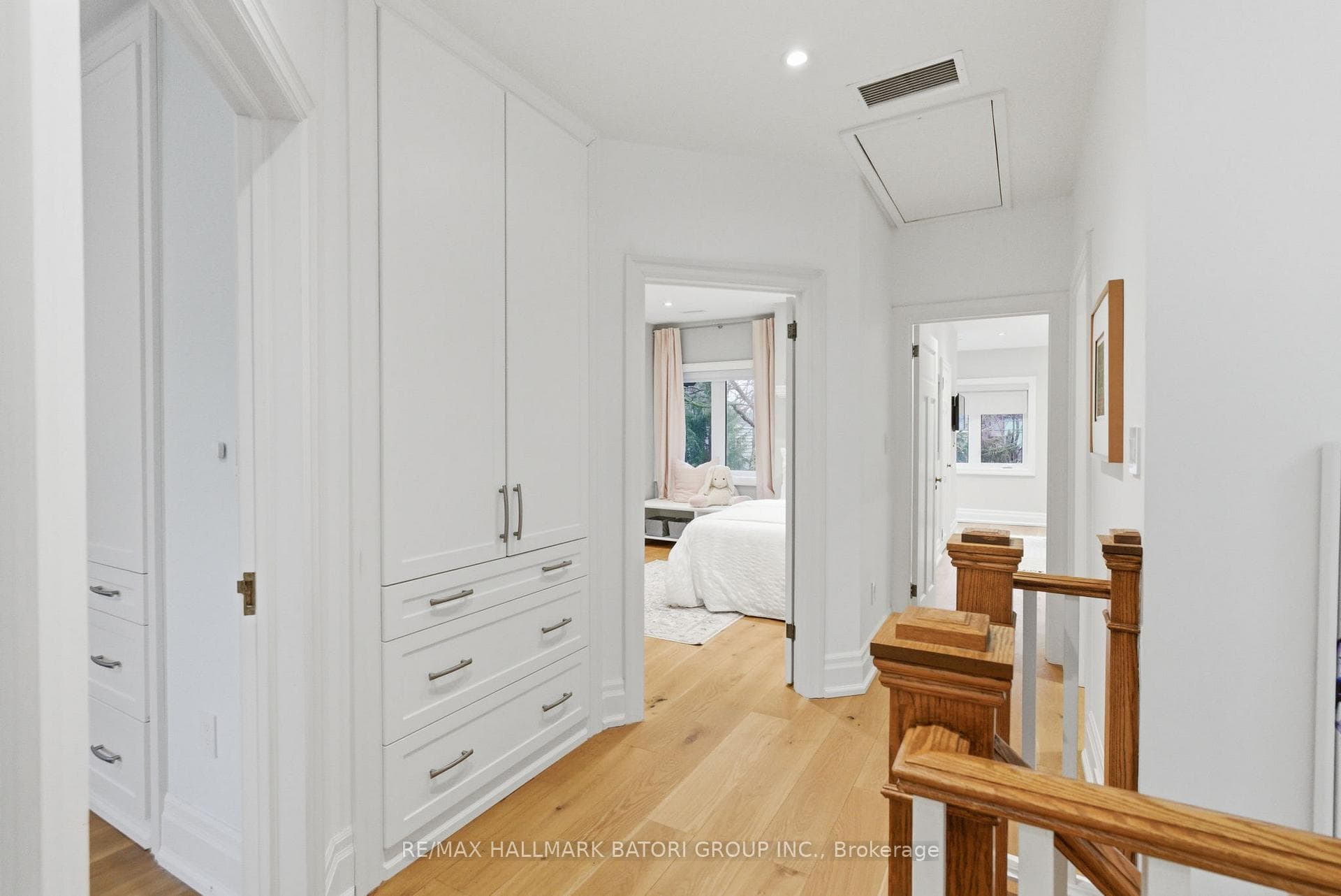 52 Stibbard Avenue photo 15