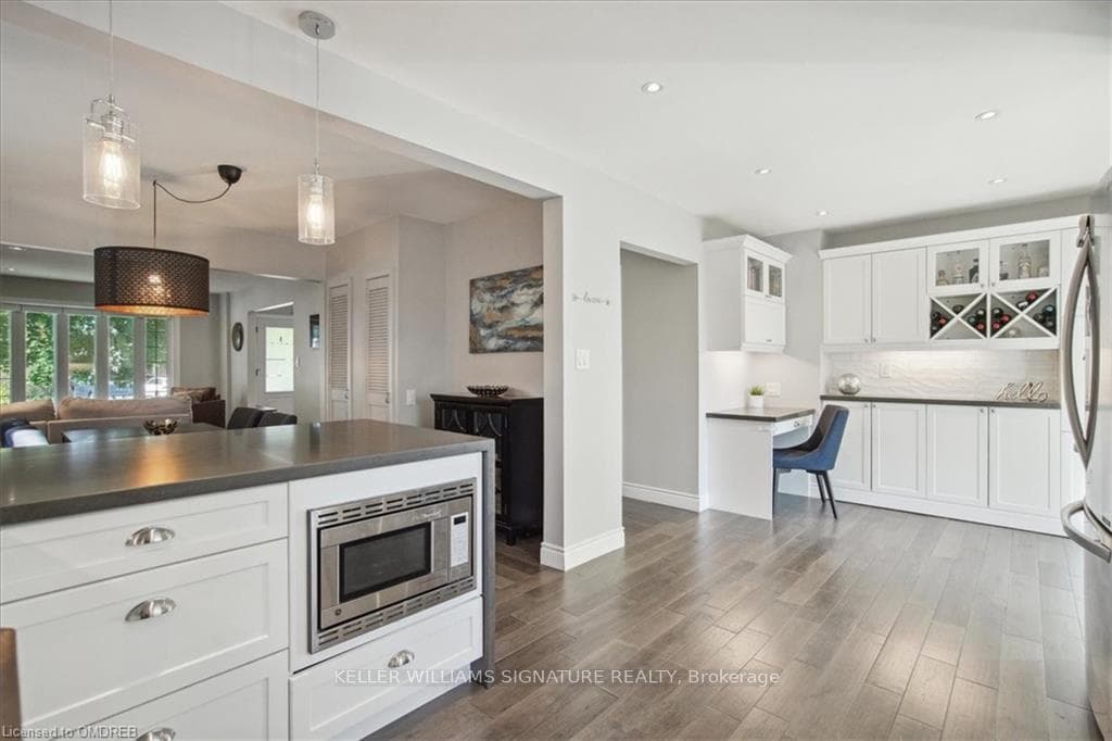 3082 Parkgate Crescent photo 14