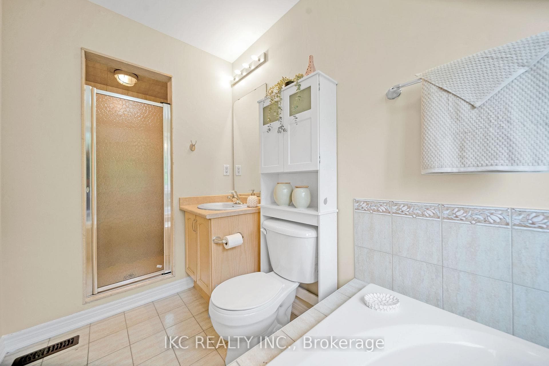 78 Calm Water Crescent photo 34