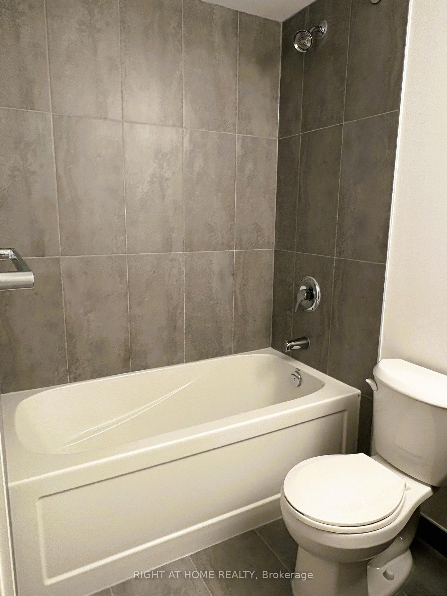 7437 Kingston Road Unit 511 photo 14