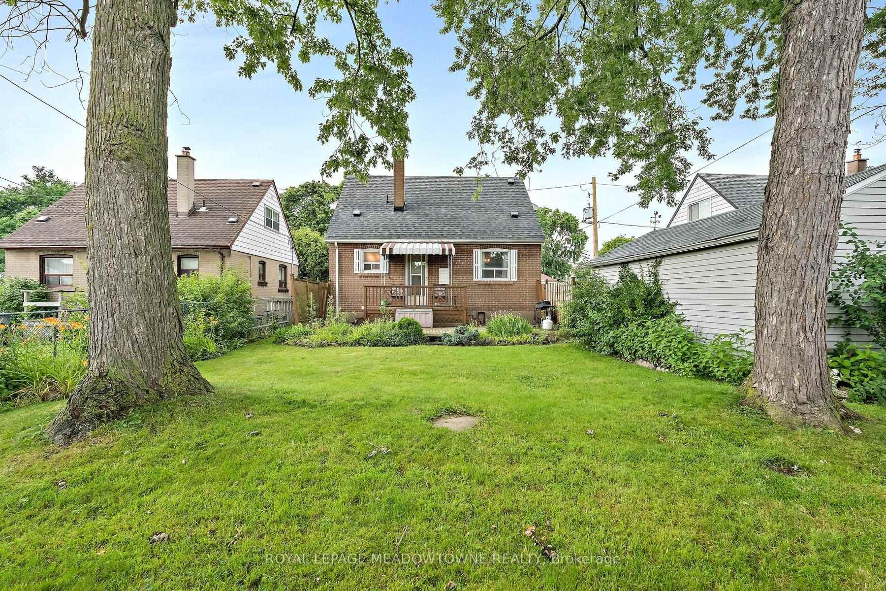 27 Hatfield Crescent photo 33