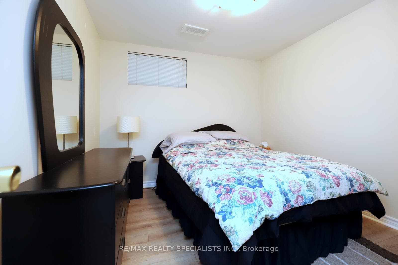 103 Stillwater Crescent photo 35