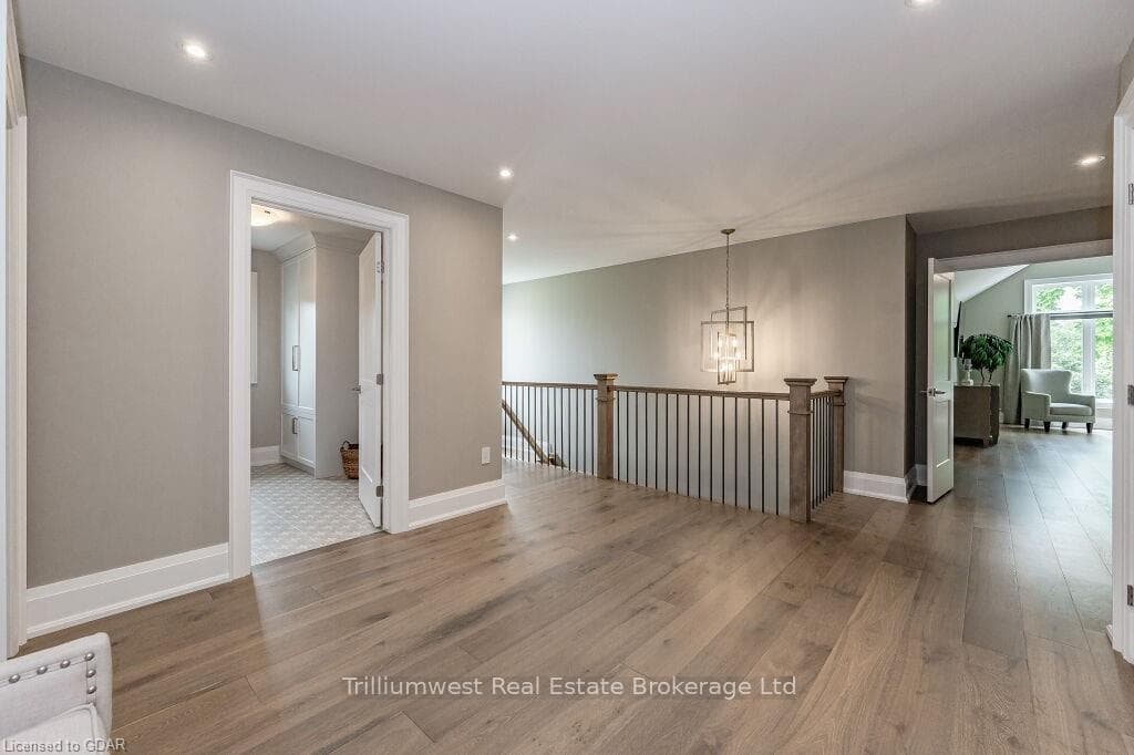 9 KNEVITT Place photo 18