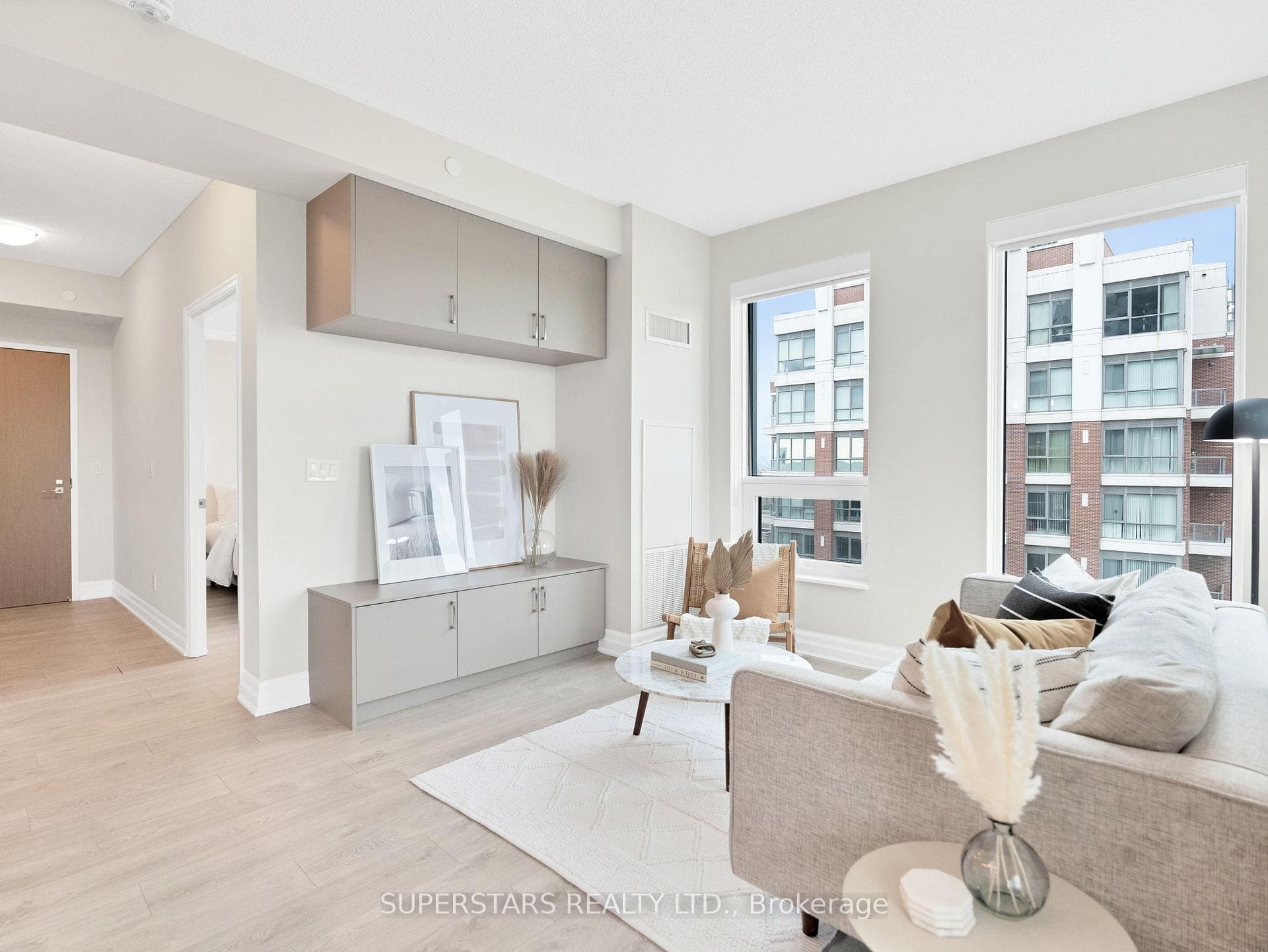 8 Rouge Valley Drive Unit 806 photo 2