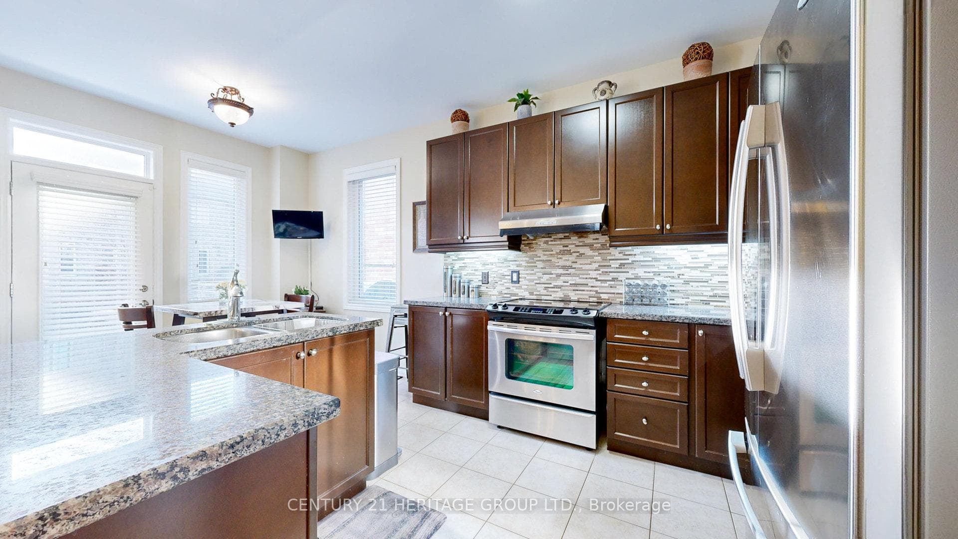 211 Southdown Avenue photo 13