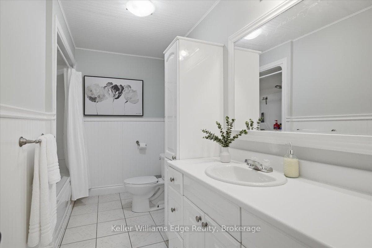 1294 Guelph Line Unit 4 photo 27