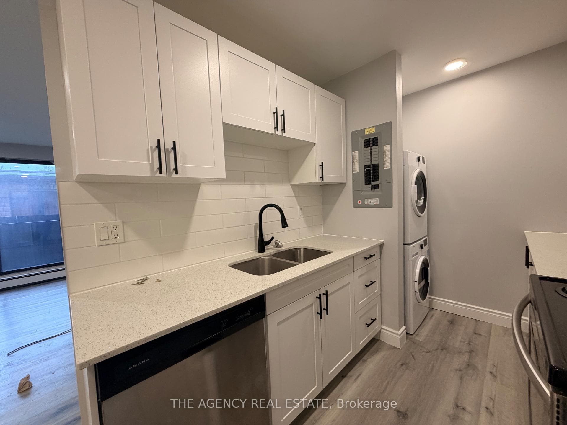 49 Taylor Avenue photo 3