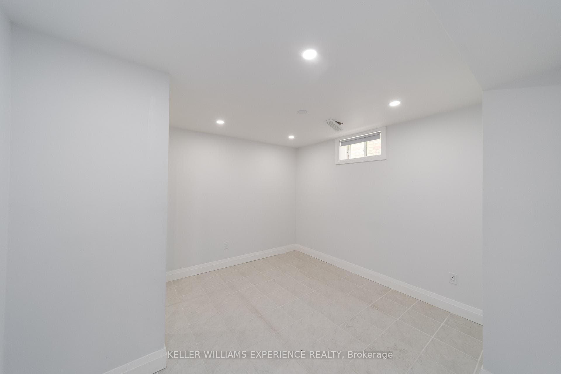 90 Sproule Drive photo 27