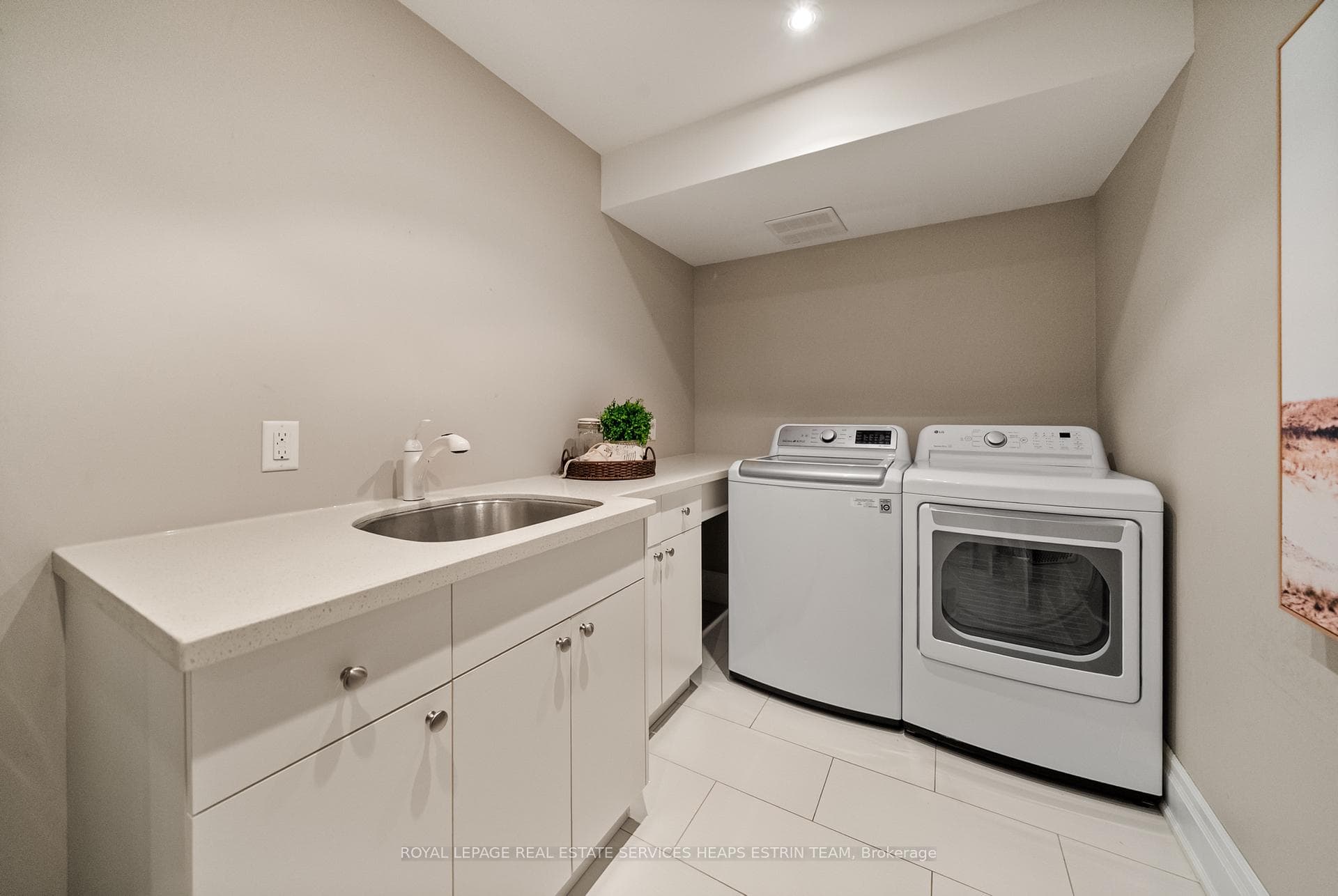 31 Sutherland Drive photo 29