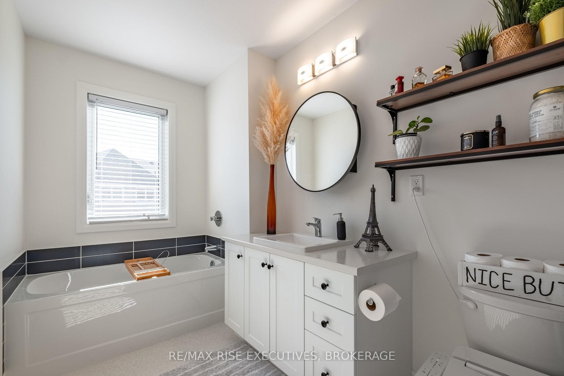 1538 SCARLET Street photo 24