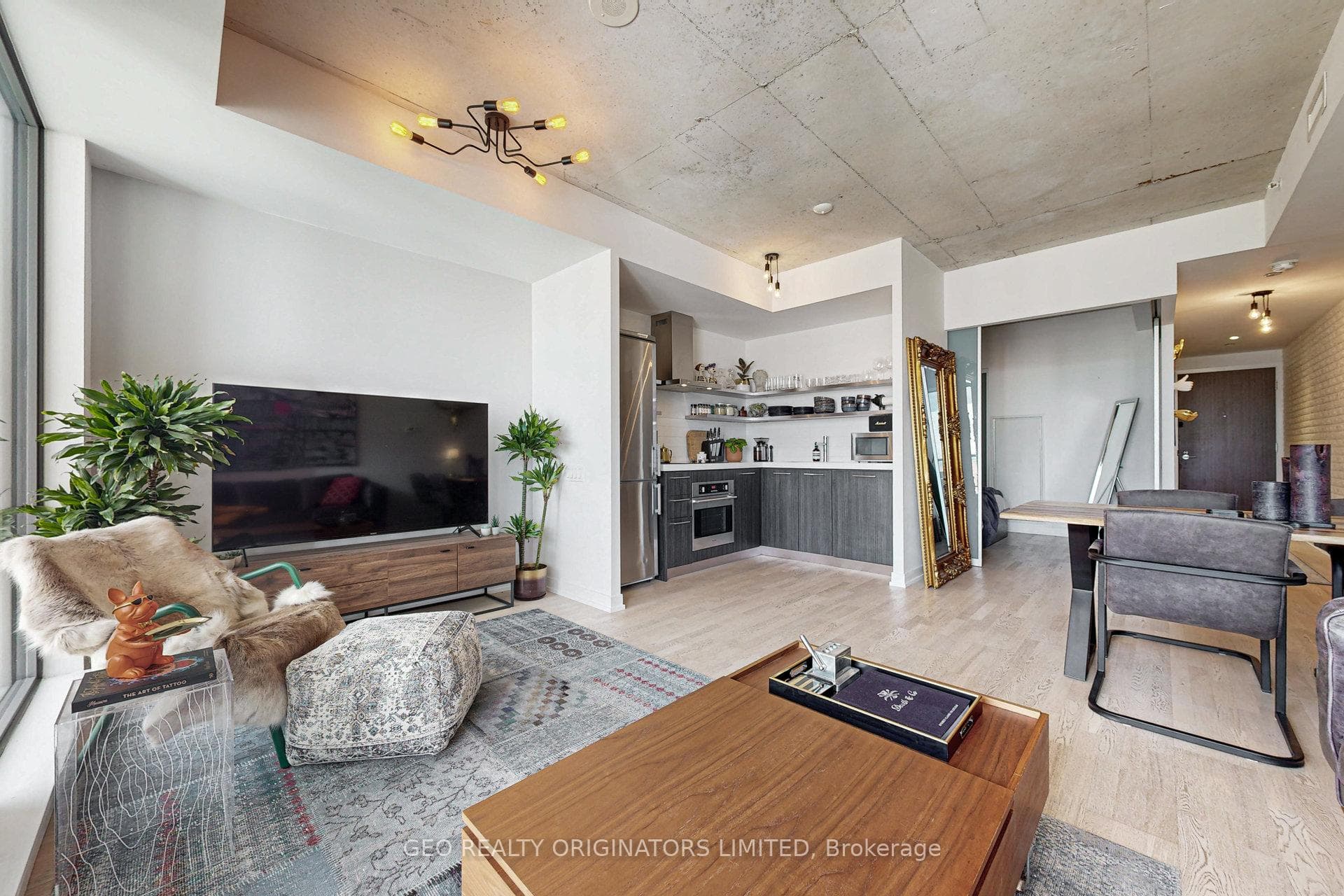 461 Adelaide Street Unit 732 photo 22
